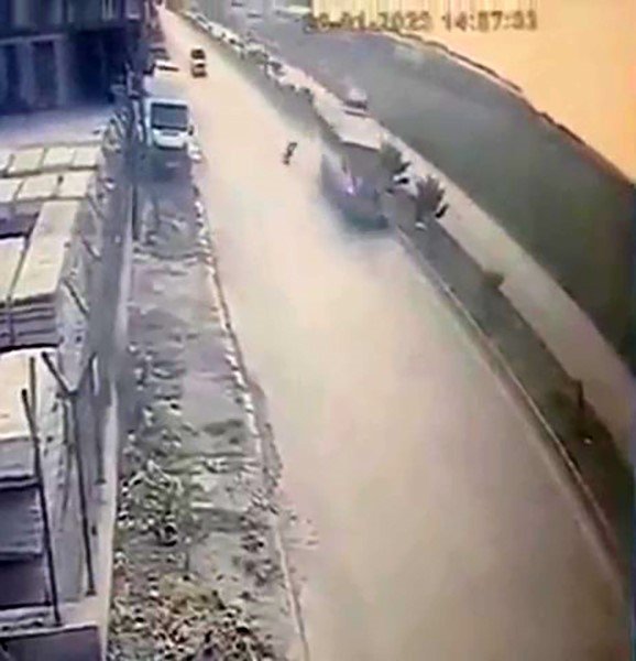 Sokak Köpeğinden Kaçarken Minibüsün Çarptığı Çocuk Hayatını Kaybetti