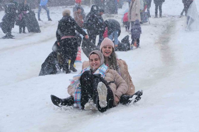 Ayder Kardan Adam Festivali’nin Son Günü Renkli Görüntülere Sahne Oldu