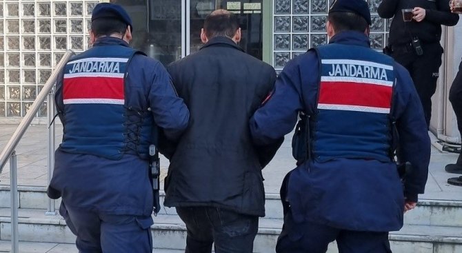 Aydın’da Aranan Aranan Şahıslar Jandarmaya Takıldı