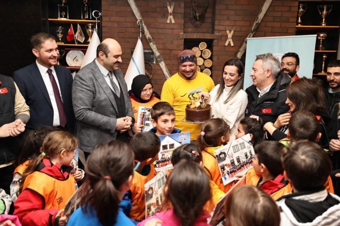 Aziziyeden Miniklere Kayak Eğitimi