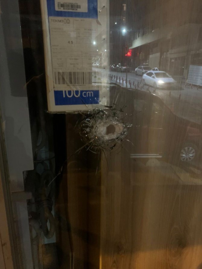 Bahçelievler’de Dükkan Kurşunlayan Şahıslar Kayıplara Karıştı