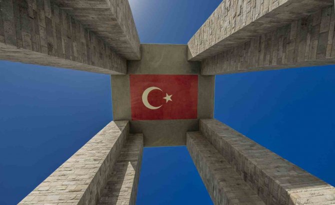 Tarih Bölümü Öğretim Üyesi Dr. Mithat Atabay: "Şehitler Abidesi Milletin Eseridir"