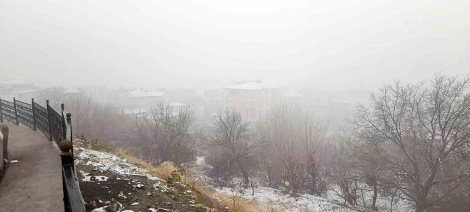 Kulp’ta Yılın İlk Karı Yağdı