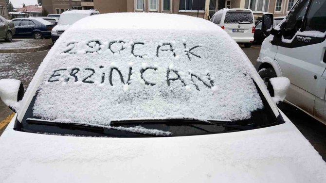 Erzincan Güne Karla Uyandı