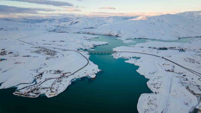 Erzincan Güne Karla Uyandı
