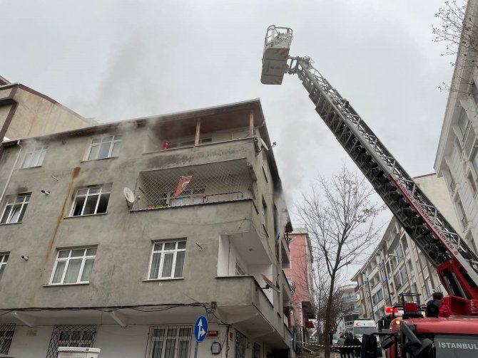 Esenyurt’ta 4 Kişinin Mahsur Kaldığı Yangında Korku Dolu Anlar Yaşandı
