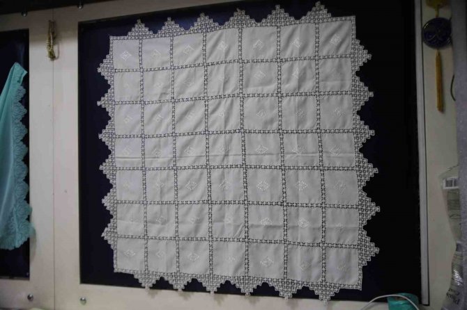 İ̇ki Takım Nakışa Bir Araba