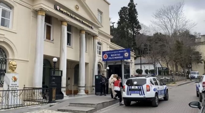 Beşiktaşta Yankesici Kadınlar Suçüstü Yakalandı: Hırsızlık Anları Kamerada