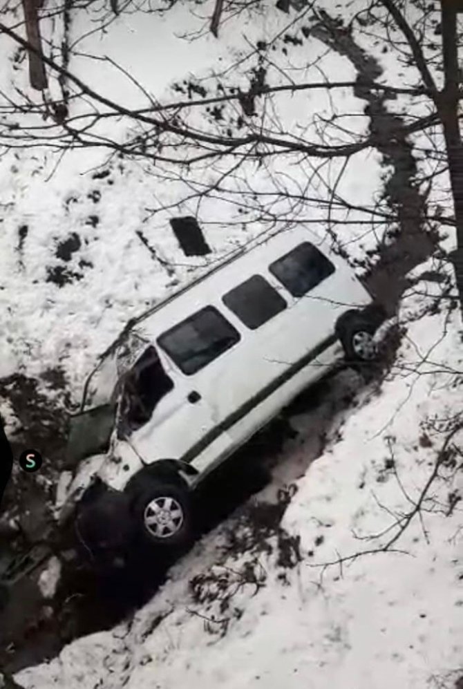 Hizanda Trafik Kazası: 3 Yaralı