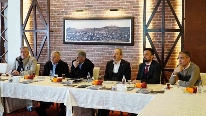 Başkan Büyükkılıç, Bakan Yardımcısı Alpaslan’ı Türkiye’nin İncisi Erciyes’te Ağırladı