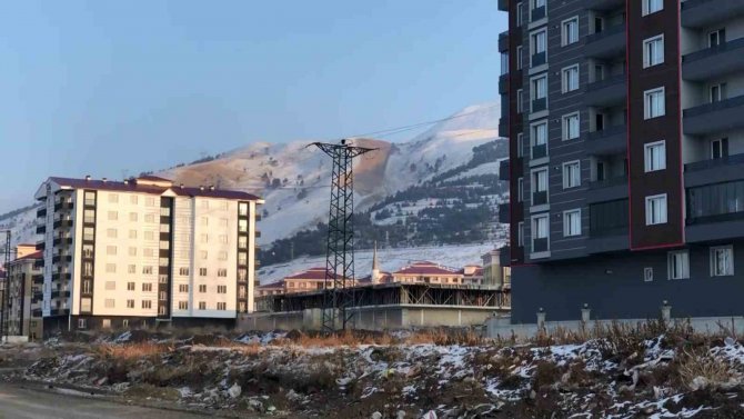 Emlakçıların Kredi Ve Sıcak Hava Memnuniyeti