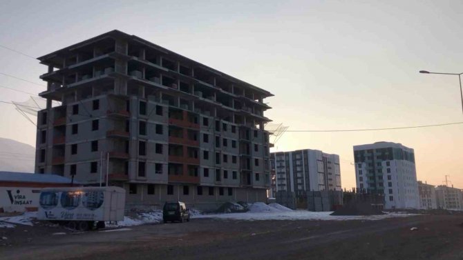 Emlakçıların Kredi Ve Sıcak Hava Memnuniyeti