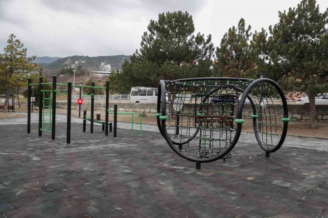 Kütahya’da İ̇smail Hakkı Uzunçarşılı Ve Gültepe Parkları Halkın Hizmetine Sunuldu