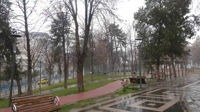 Malatya’da Yağışlı Hava Etkili Oluyor