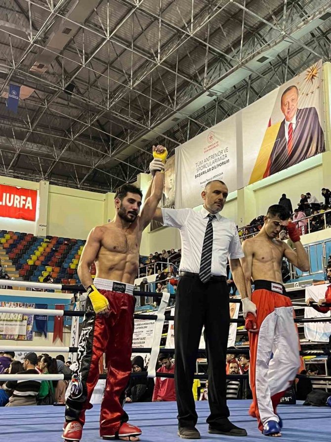 Emre Karaca Türkiye Açık Kick Boks Turnuvası’na Damgasını Vurdu