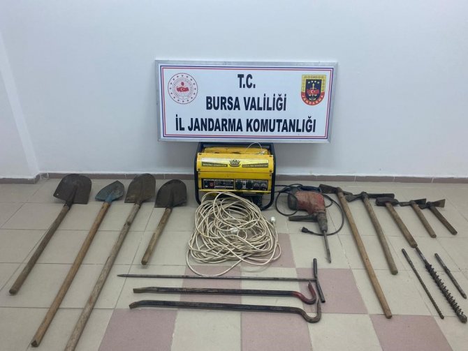 Bursa’da Definecilere Jandarmadan Suçüstü
