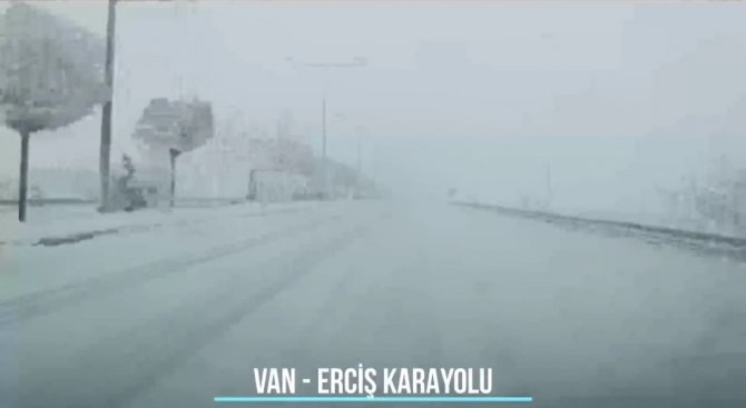 Van Polisi Yol Durumunu Çektiği Video İle Sürücüleri Bilgilendirdi