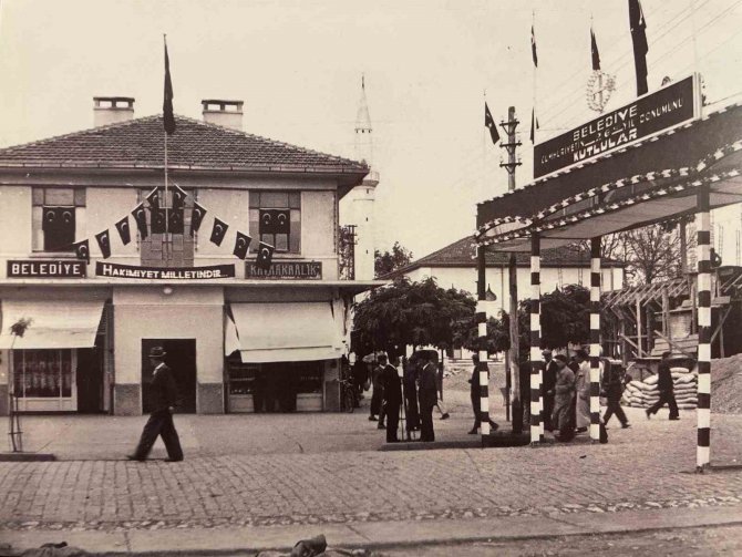 Sakarya’nın Eski Fotoğrafları, Görenleri Tarih Yolculuğuna Çıkarıyor