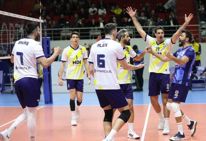 Axa Sigorta Efeler Ligi: Fenerbahçe Hdı Sigorta: 3 - Türşad : 0