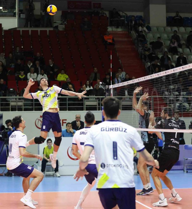 Axa Sigorta Efeler Ligi: Fenerbahçe Hdı Sigorta: 3 - Türşad : 0