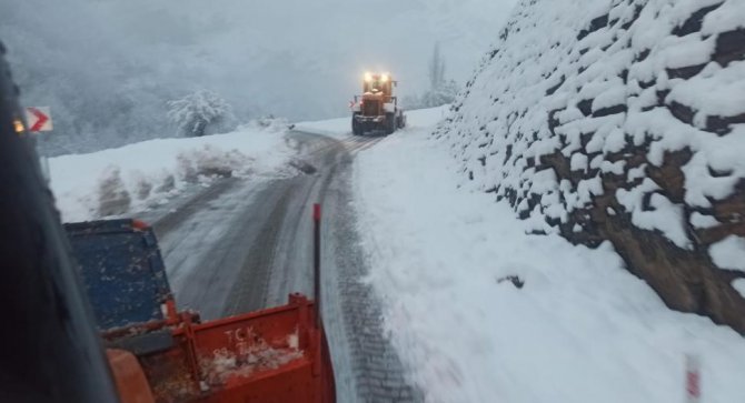 Şırnakta Etkili Olan Kar Yağışı Yarım Metreyi Buldu