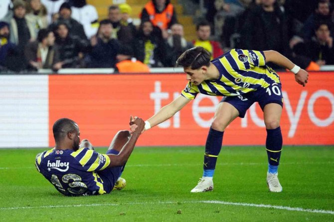 Spor Toto Süper Lig: Fenerbahçe: 2 - Kasımpaşa: 1 (İ̇lk Yarı)