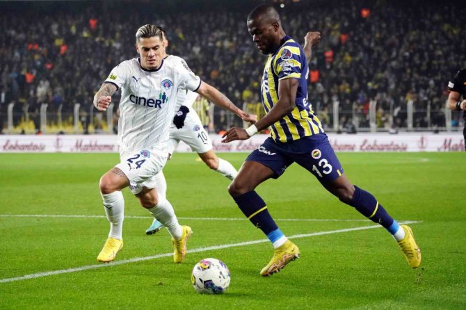 Spor Toto Süper Lig: Fenerbahçe: 2 - Kasımpaşa: 1 (İ̇lk Yarı)