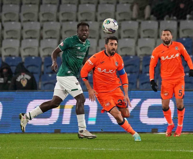 Spor Toto Süper Lig: Medipol Başakşehir: 1 - Konyaspor: 0 (İ̇lk Yarı)