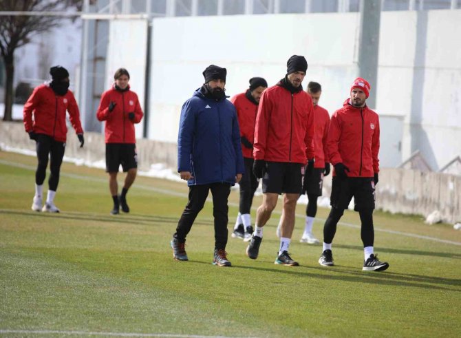 Sivassporun Yeni Transferi Samu Saiz İlk İdmana Çıktı