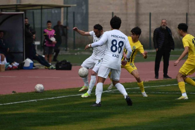 Tff 2. Lig: Tarsus İ̇dman Yurdu: 0 - Menemen Futbol Kulübü: 2