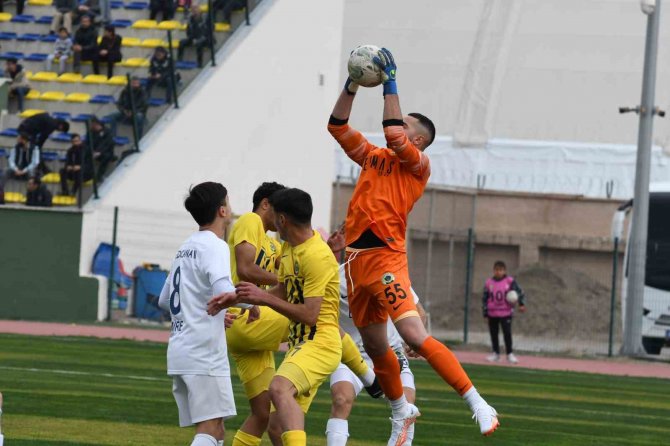 Tff 2. Lig: Tarsus İ̇dman Yurdu: 0 - Menemen Futbol Kulübü: 2