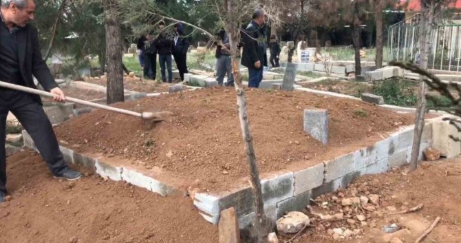 Üç Kardeş İle Baba Yan Yana Defnedildi