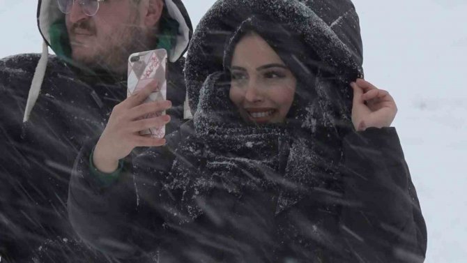 Pistler Kayakçıların Değil Sosyal Medyacıların Oldu