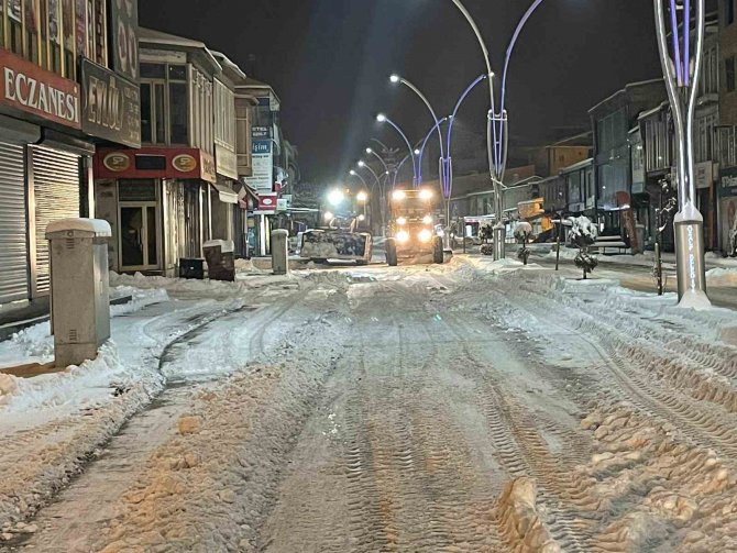 Özalp’ta 31 Yerleşim Yolu Ulaşımda Kapandı