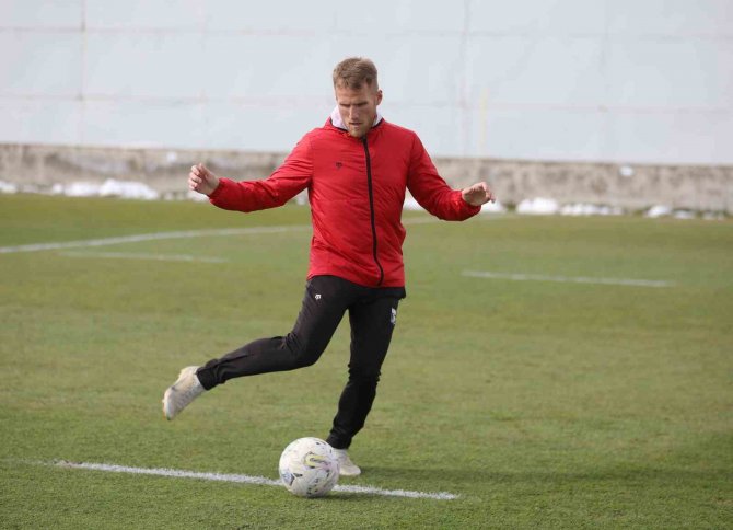 Sivassporun Yeni Transferi Samu Saiz İlk İdmana Çıktı