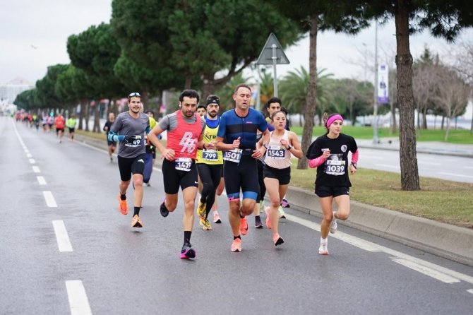 12. Uğur Mumcu’yu Anma Yol Koşusu, Kartal’da Düzenlendi