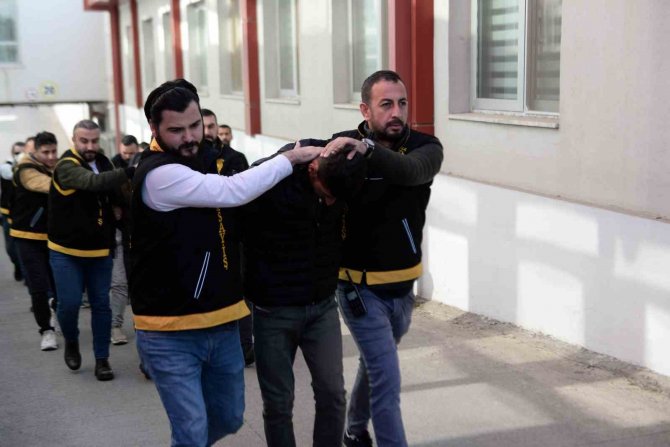 Uzun Namlulu Silahla Baskına 4 Tutuklama