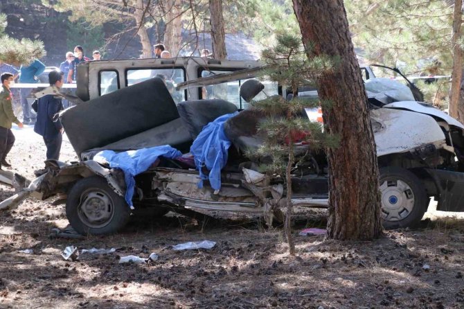 5 Öğrencinin Öldüğü Kazada Servis Şoförü Ölen Öğrencileri Suçladı