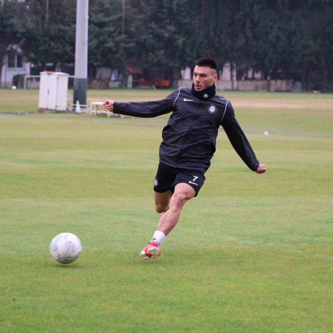 Altaylı Eren, Asistleriyle Dikkat Çekiyor