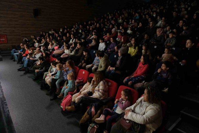 Altıeylül Yarıyıl Tiyatro Şenliği Başladı