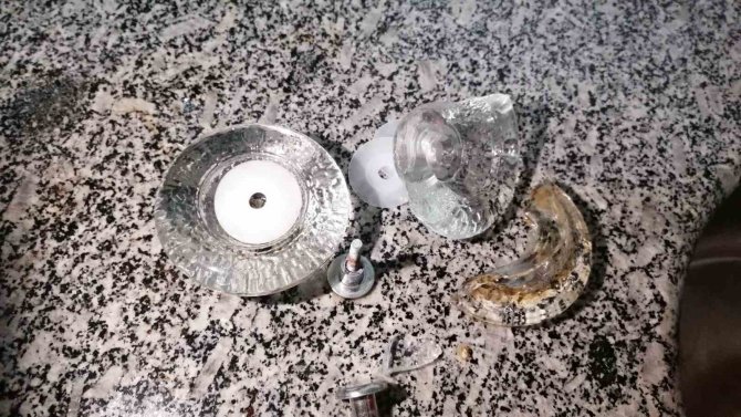 İ̇şyerlerinin Kapı Tokmaklarını Kırdı, Baharat Tezgahını Dağıttı