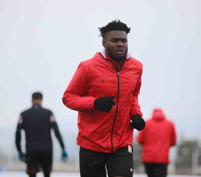 Sivasspor’un Yeni Transferi Jordy Caicedo İlk İdmanına Çıktı