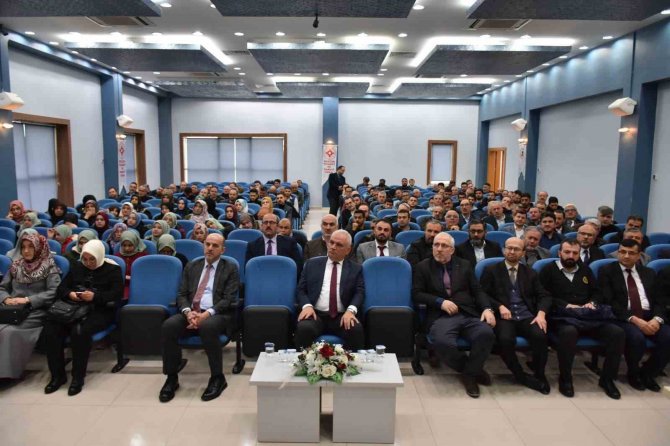 Bilecik’te ’İ̇slam Medeniyetinde Aile Kurumu Ve Okuma Kültürü’ Semineri Düzenlendi