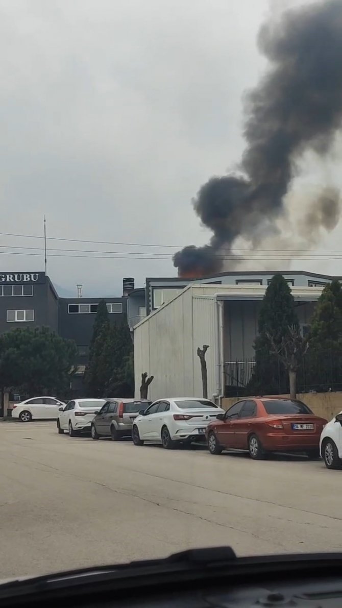 Bursa’da Korkutan Fabrika Yangını