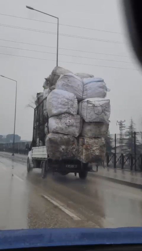 Bursa’da Tehlikeli Taşımacılık Kamerada