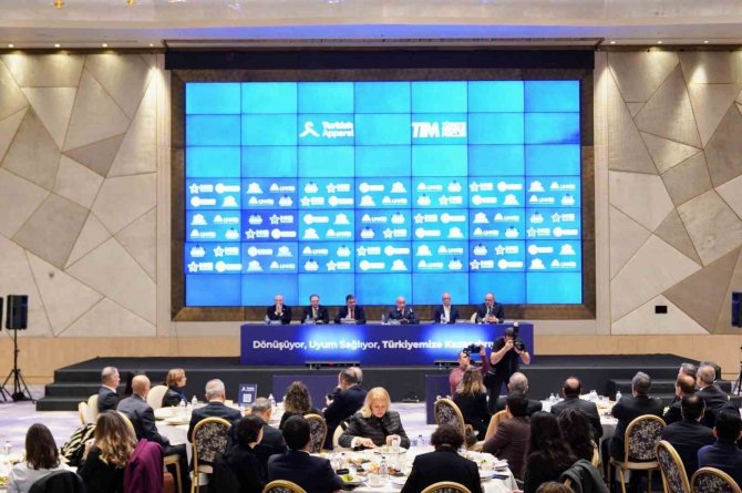 Deni̇b Hazır Giyimcilerin Yeşil Dönüşüm İçin Yol Haritasını Belirlediği Toplantıda Yerini Aldı