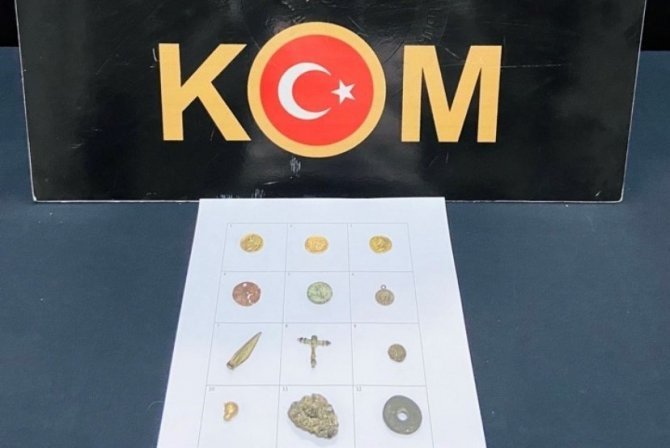 Suçüstü Yakalanan 2 Tarihi Eser Kaçakçısı Tutuklandı