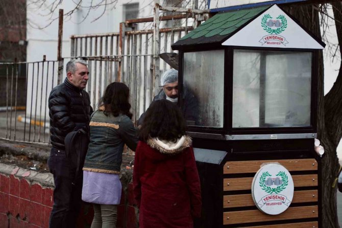 Yenişehir Belediyesi 3 Noktada Çorba İkramında Bulundu