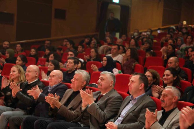 Efeler’den Çocuklara Sanat Dolu Tatil Hediyesi