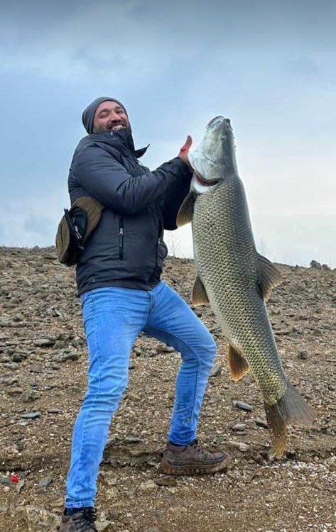 Amatör Balıkçı, Oltayla 1.16 Metre Uzunluğunda Turna Balığı Tuttu